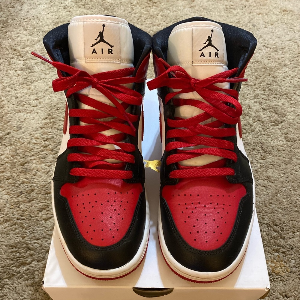 WMNS AIR JORDAN 1 MID